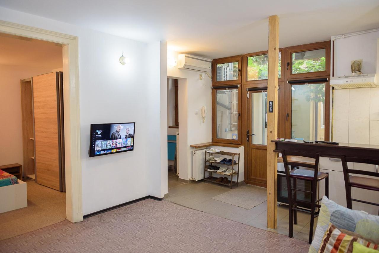 Center Walking Apartment And Room Bukurešť Exteriér fotografie